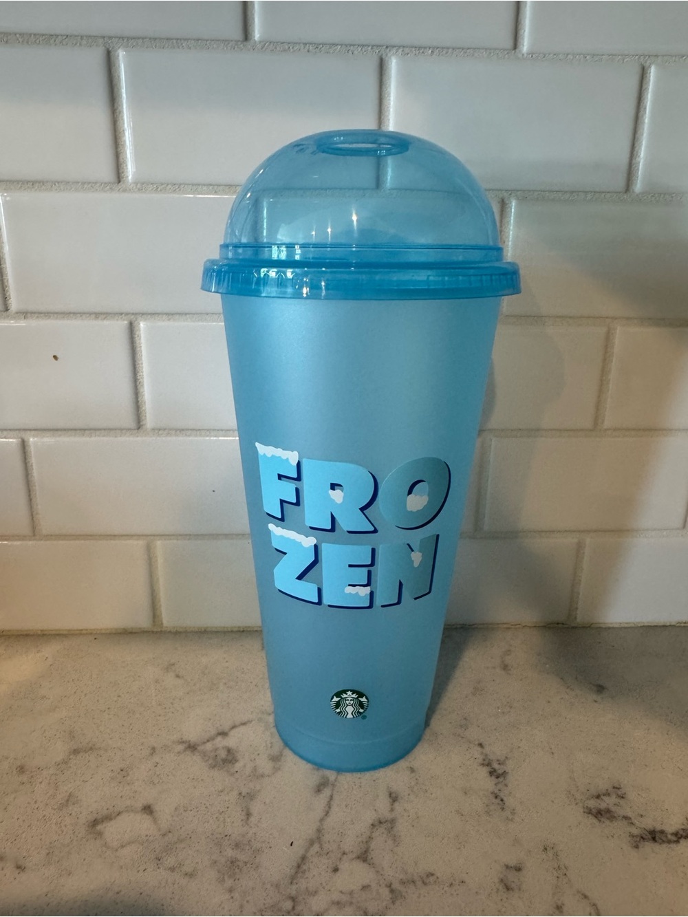 NWOT Starbucks Summer 2024 Dome Lid Reusable Cold Cup “Frozen” 24oz thermos